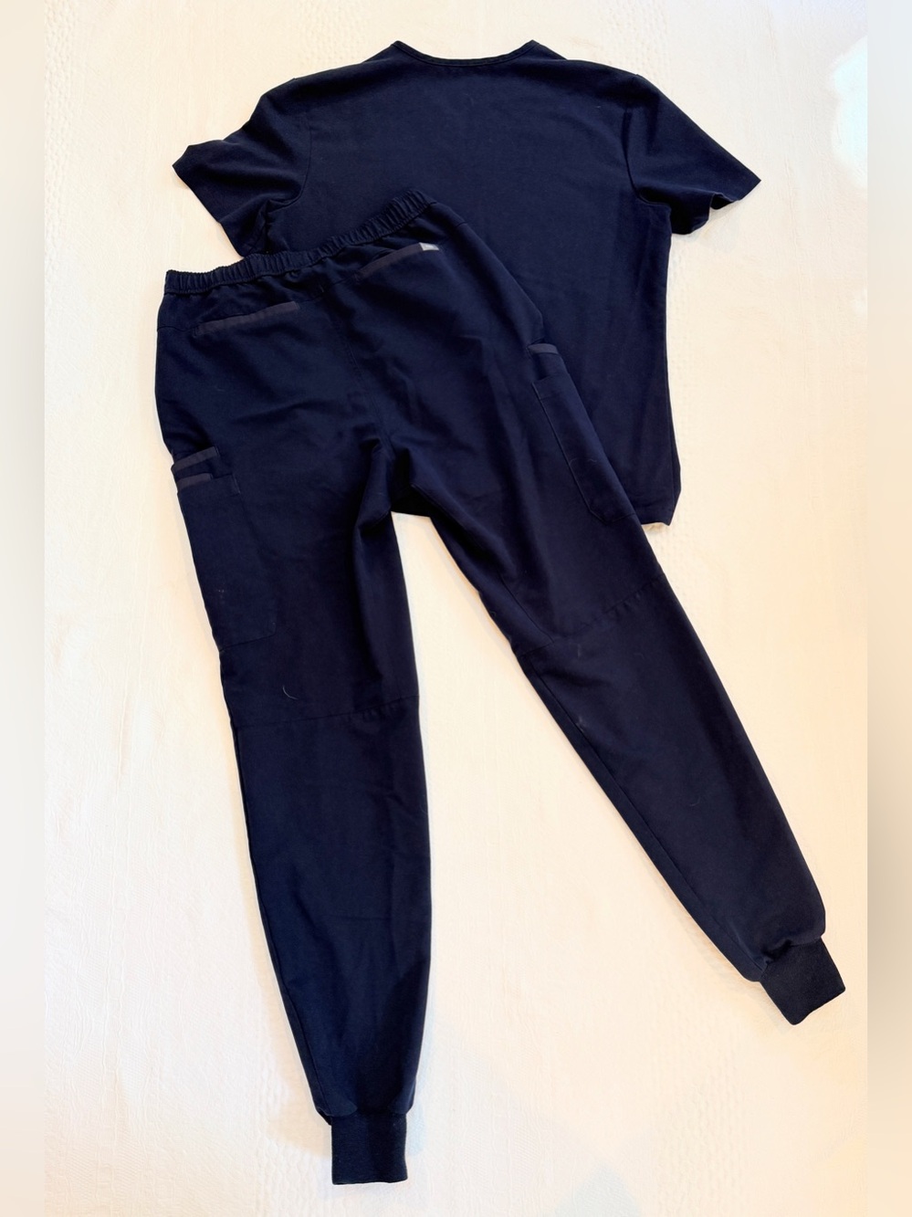 FIGS Navy Scrub Set Men’s Medium Leon Top Tansen Jogger Pants - Picture 3 of 9